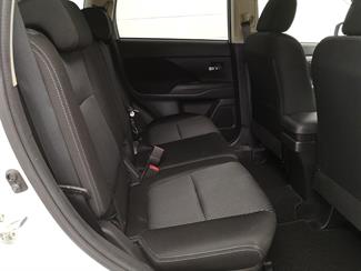 2016 Mitsubishi Outlander - Thumbnail