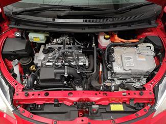 2013 Toyota Aqua - Thumbnail