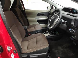 2013 Toyota Aqua - Thumbnail