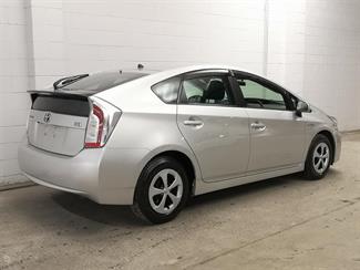 2015 Toyota Prius - Thumbnail