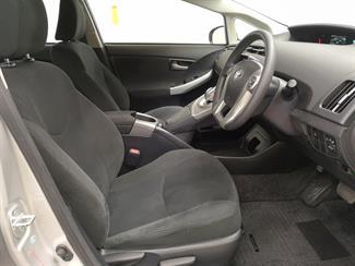 2015 Toyota Prius - Thumbnail