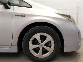 2012 Toyota Prius - Thumbnail