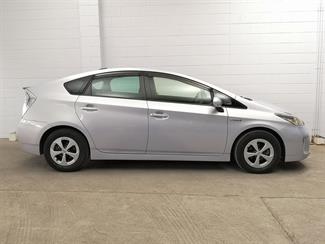 2012 Toyota Prius - Thumbnail