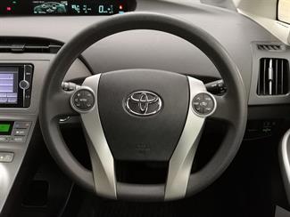 2012 Toyota Prius - Thumbnail