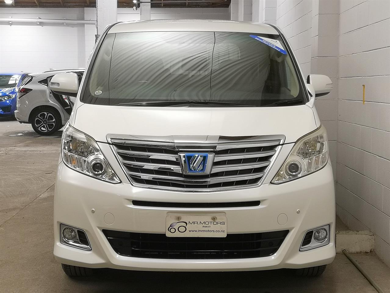 2014 Toyota Alphard