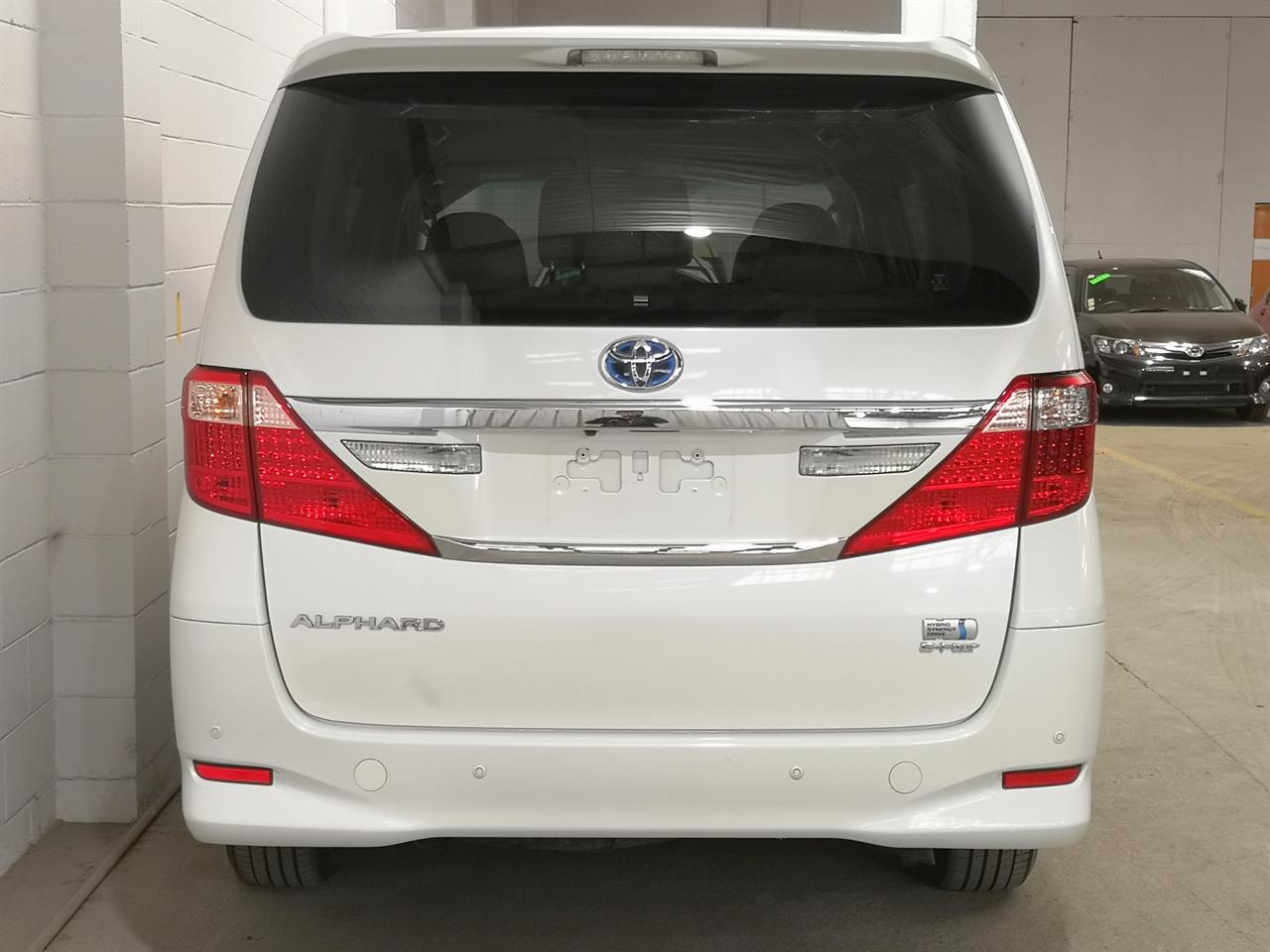 2014 Toyota Alphard