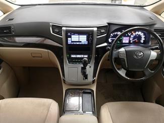 2014 Toyota Alphard - Thumbnail