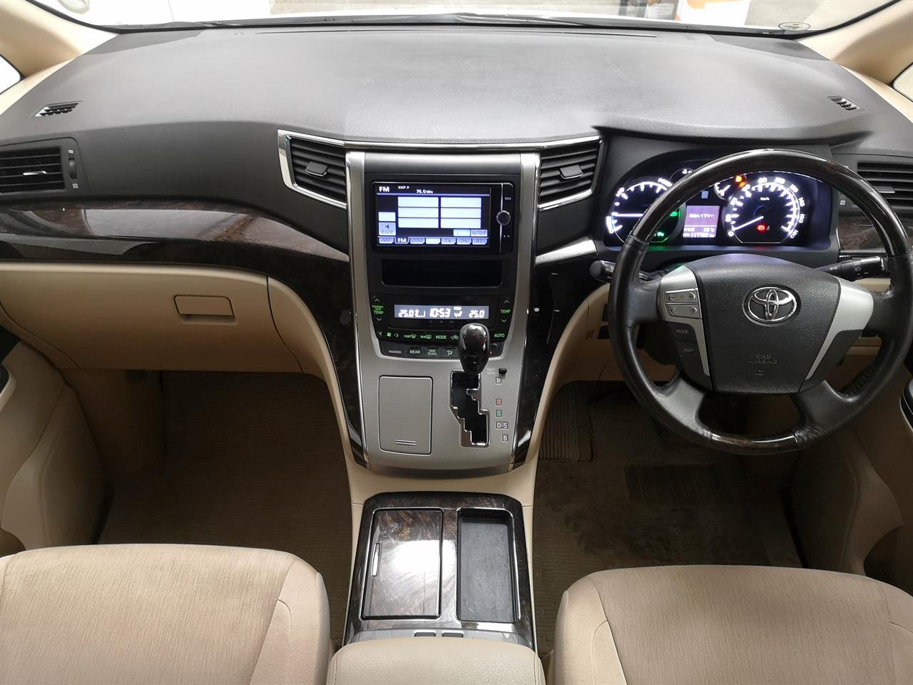 2014 Toyota Alphard