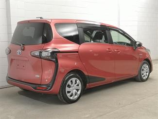 2018 Toyota Sienta - Thumbnail