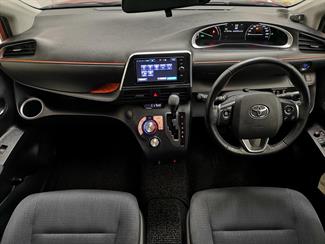 2018 Toyota Sienta - Thumbnail