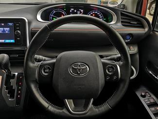 2018 Toyota Sienta - Thumbnail