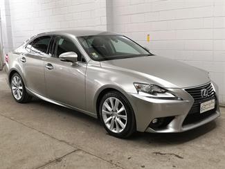 2016 Lexus IS 200T - Thumbnail