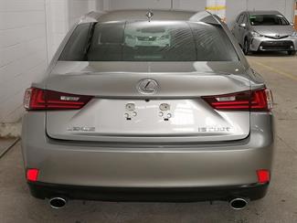 2016 Lexus IS 200T - Thumbnail