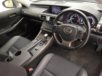 2016 Lexus IS 200T - Thumbnail