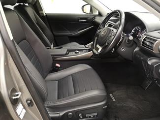 2016 Lexus IS 200T - Thumbnail