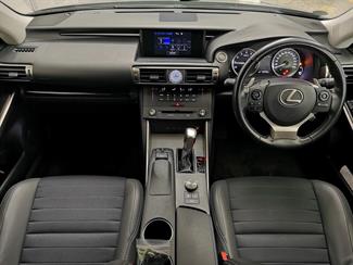 2016 Lexus IS 200T - Thumbnail