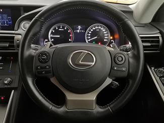 2016 Lexus IS 200T - Thumbnail