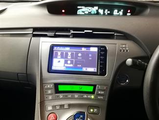 2015 Toyota Prius - Thumbnail