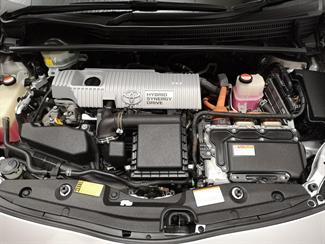 2015 Toyota Prius - Thumbnail