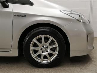 2015 Toyota Prius - Thumbnail