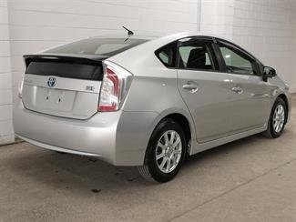 2015 Toyota Prius - Thumbnail