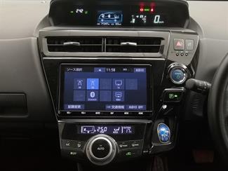 2018 Toyota Prius - Thumbnail