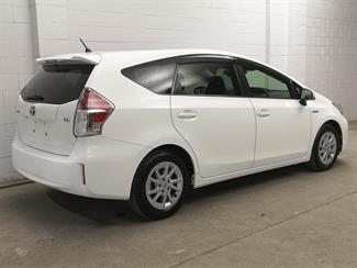 2018 Toyota Prius - Thumbnail