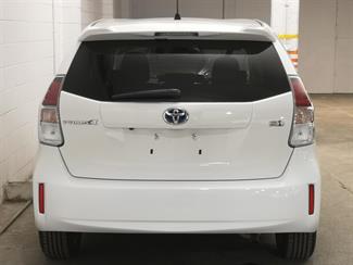 2018 Toyota Prius - Thumbnail
