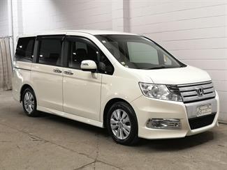 2012 Honda Stepwagon - Thumbnail