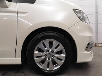 2012 Honda Stepwagon - Thumbnail