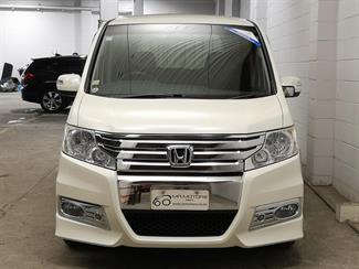 2012 Honda Stepwagon - Thumbnail
