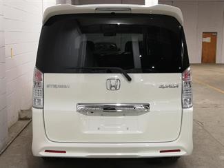 2012 Honda Stepwagon - Thumbnail