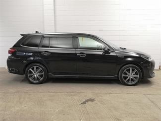 2017 Toyota Corolla - Thumbnail