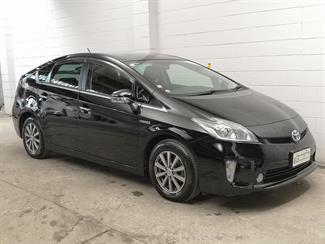 2015 Toyota Prius - Thumbnail