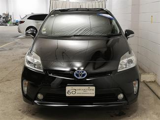 2015 Toyota Prius - Thumbnail