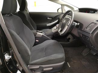 2015 Toyota Prius - Thumbnail