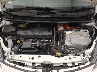 2016 Toyota Sienta - Thumbnail