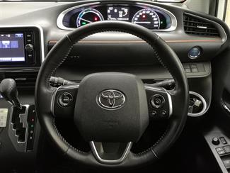 2016 Toyota Sienta - Thumbnail