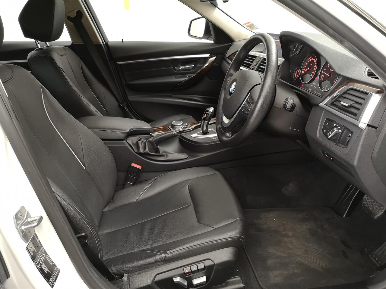 2016 BMW 320i 