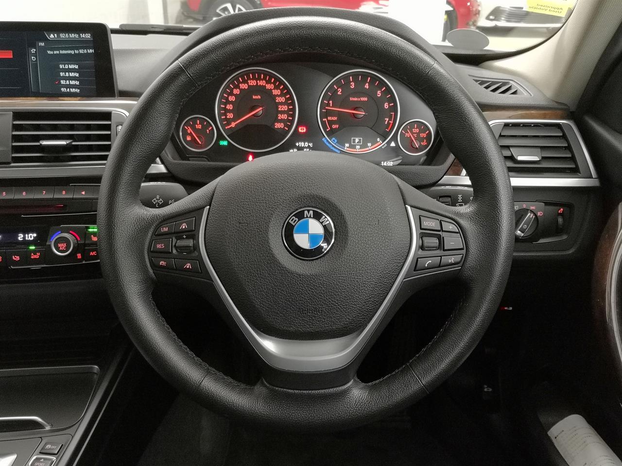 2016 BMW 320i 