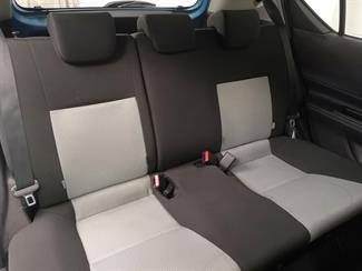 2013 Toyota Aqua - Thumbnail