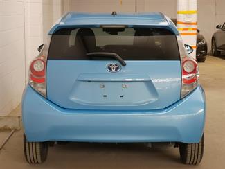 2013 Toyota Aqua - Thumbnail