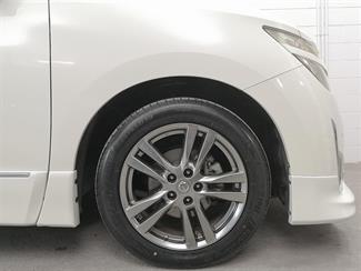 2012 Nissan Elgrand - Thumbnail