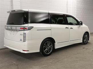 2012 Nissan Elgrand - Thumbnail