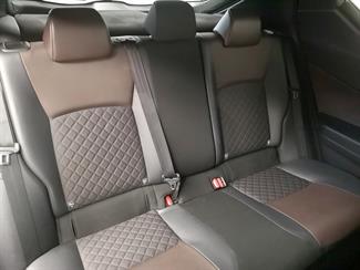 2017 Toyota C-HR - Thumbnail