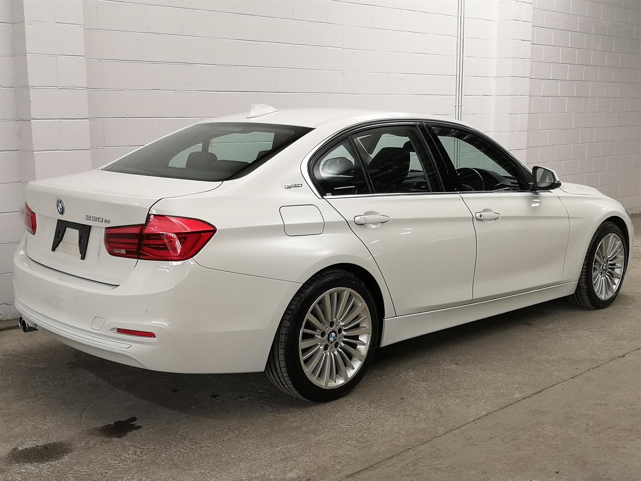 2016 BMW 330e
