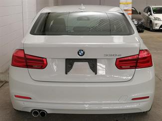 2016 BMW 330e - Thumbnail