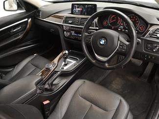 2016 BMW 330e - Thumbnail