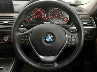 2016 BMW 330e - Thumbnail