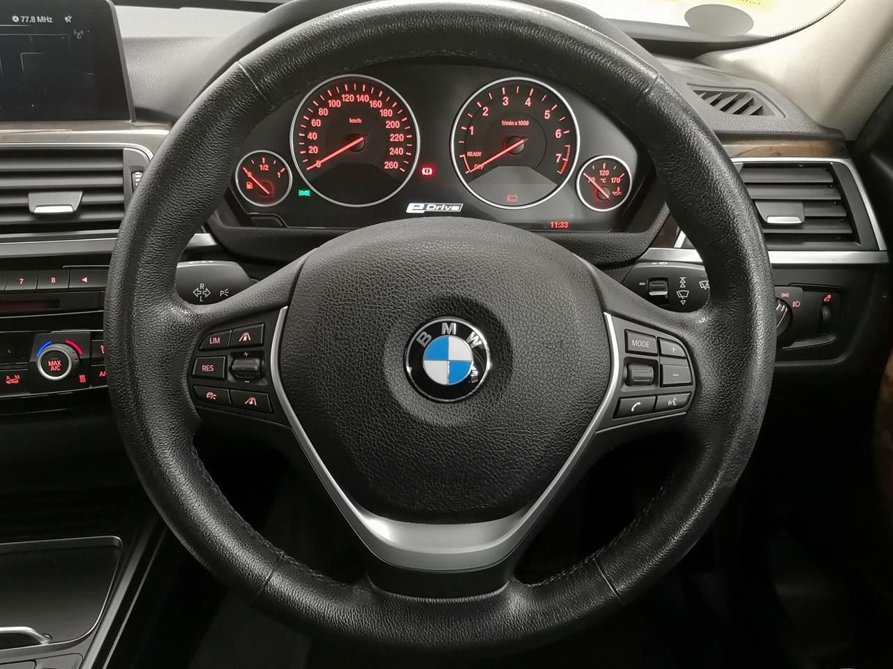 2016 BMW 330e